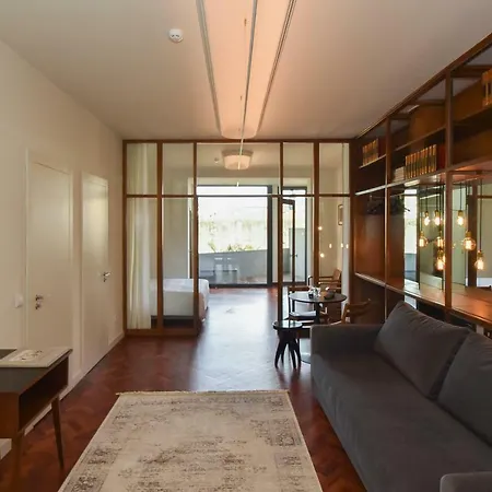 Republica 157 招待所 4*