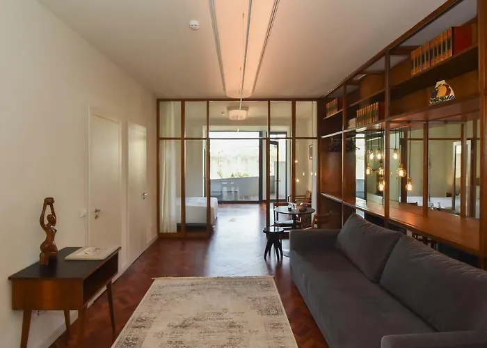 Republica 157 בית הארחה 4*